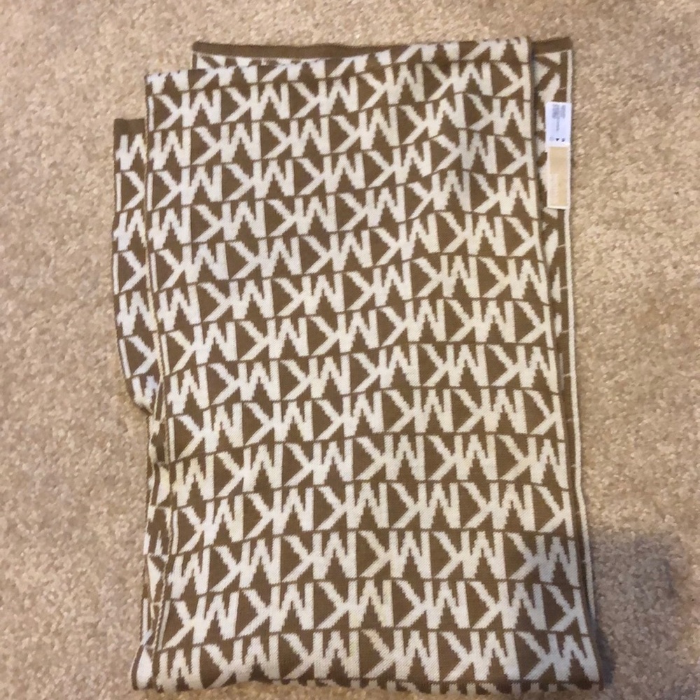 Michael Kors scarf